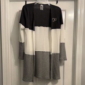 Women's Black, White, and Gray Sweater Purdue Boilermakers size medium